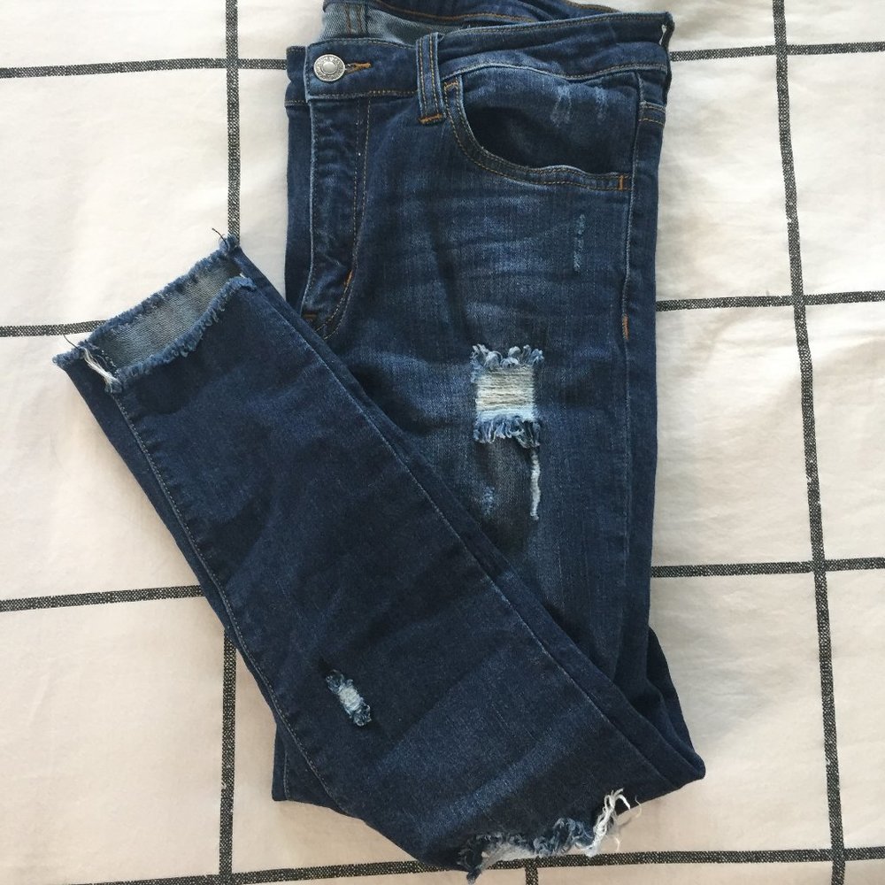 Women's ripped skinny jeans